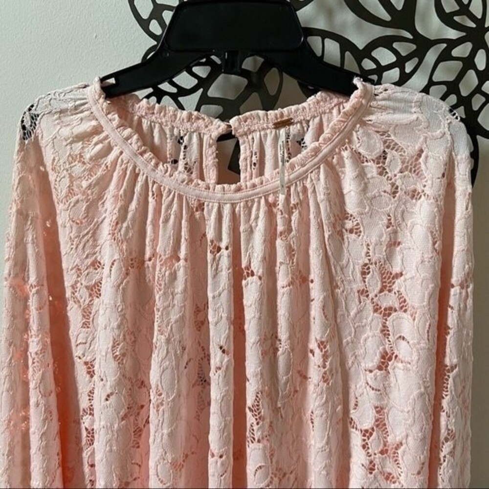 Free People Olivia Lace Tee in Pink S NWOT - Picture 16 of 16